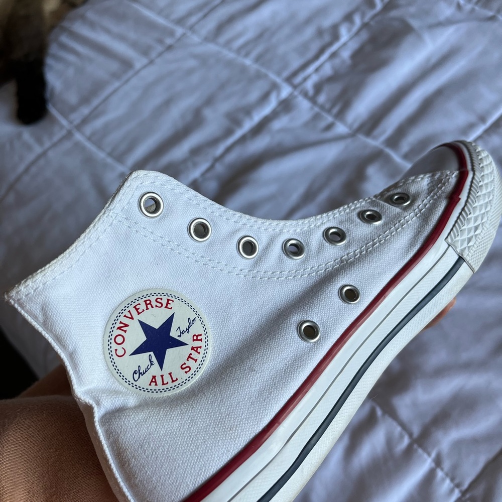 Converse - Picture 2 of 7